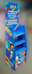 Regał półkowy ze skośnymi bokami